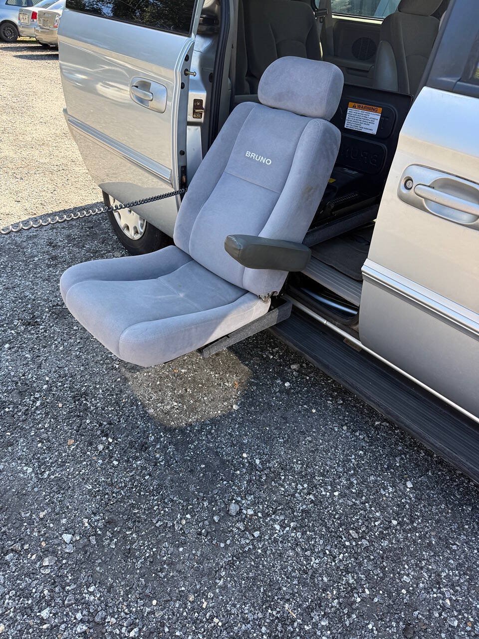 Used 2002 Chrysler Town & Country eL FWD image 30