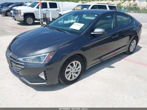 Used 2020 Hyundai Elantra SE FWD image 2