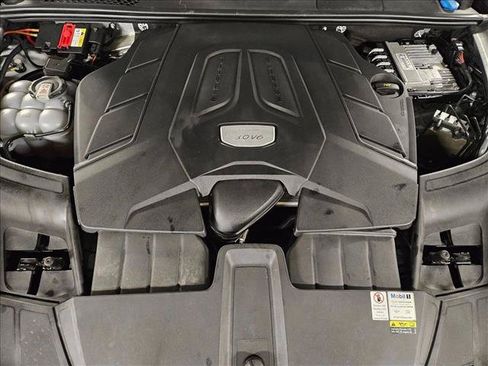 Used 2022 Porsche Cayenne Platinum Edition AWD/4WD image 23