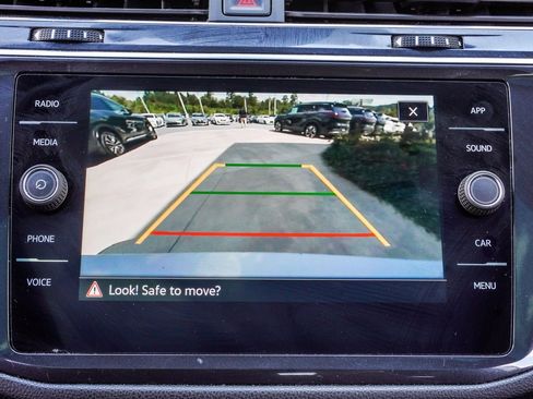 Used 2022 Volkswagen Tiguan SE R-Line image 22