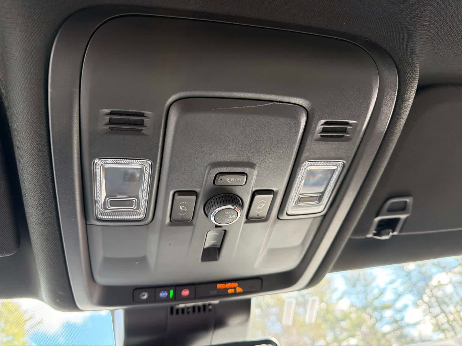 Used 2025 GMC Yukon Denali AWD/4WD image 17