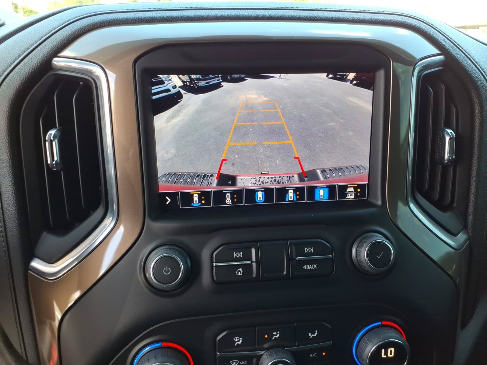 Used 2023 Chevrolet Silverado 2500 High Country w/ Z71 Off-Road Package AWD/4WD image 29