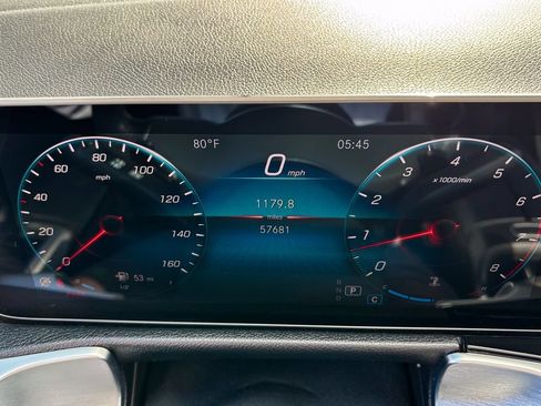 Used 2021 Mercedes-Benz GLB 250 4MATIC image 31