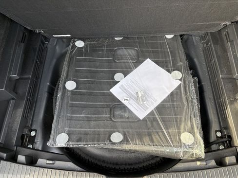 Used 2023 Nissan Rogue S image 8