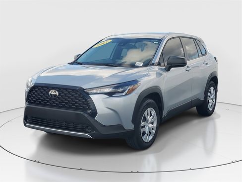 Used 2022 Toyota Corolla Cross L image 3