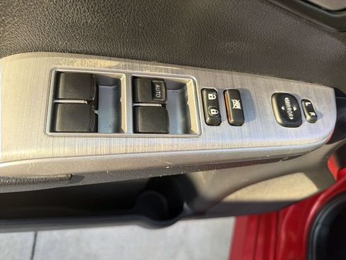 Used 2014 Toyota Camry SE w/ Moonroof Package FWD image 10