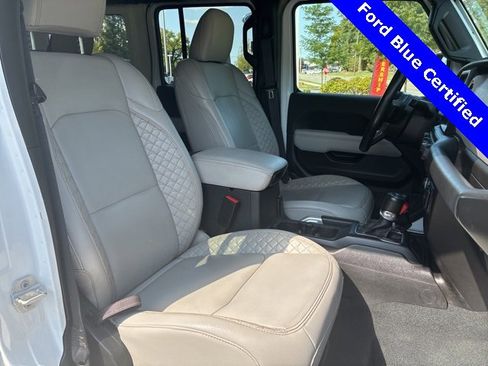 Used 2022 Jeep Wrangler Unlimited Sahara image 27