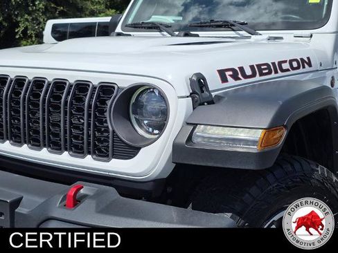 Used 2024 Jeep Wrangler Unlimited Rubicon AWD/4WD image 11