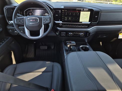 New 2026 GMC Sierra 1500 SLT image 15