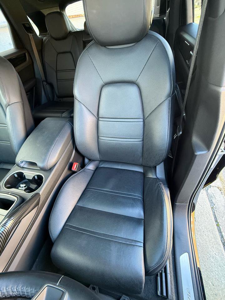 Used 2022 Porsche Cayenne Platinum Edition AWD/4WD image 16