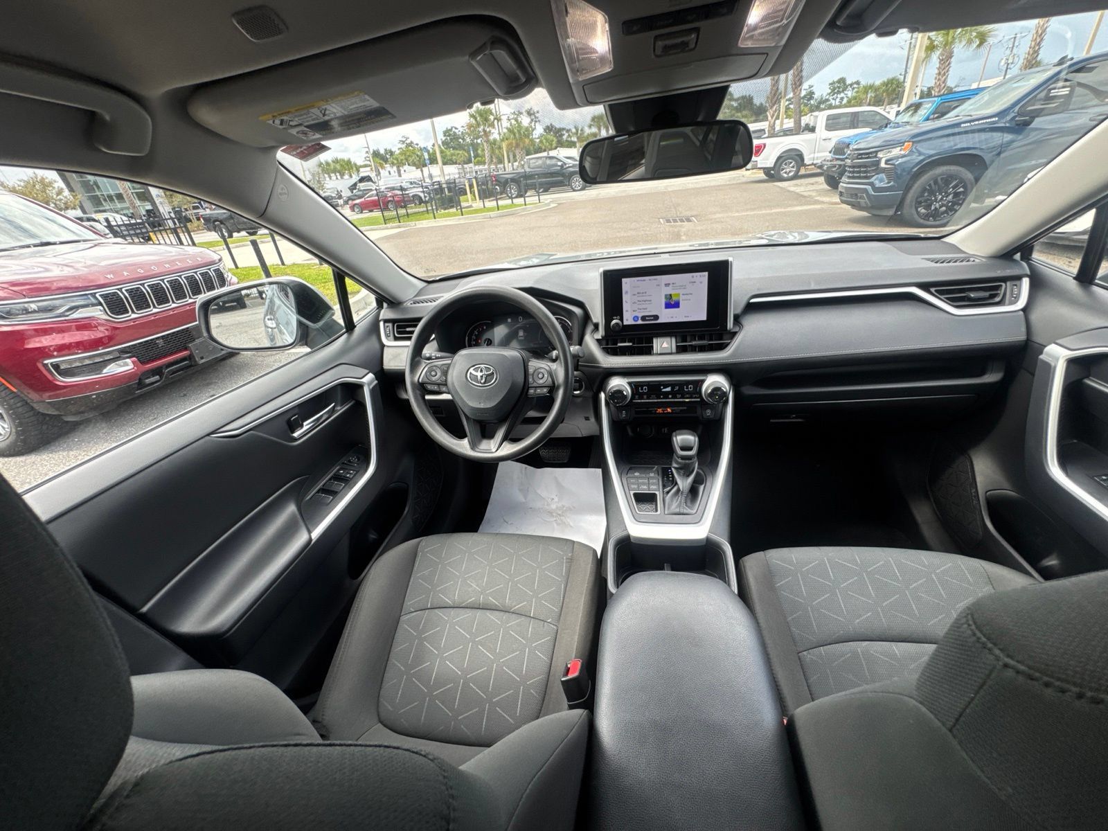 Used 2024 Toyota RAV4 XLE AWD/4WD image 17