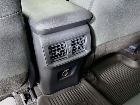 Certified 2025 Toyota RAV4 LE AWD/4WD image 33