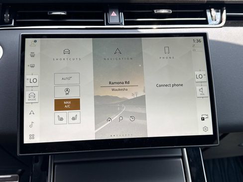 Certified 2024 Land Rover Range Rover Evoque Dynamic SE image 19