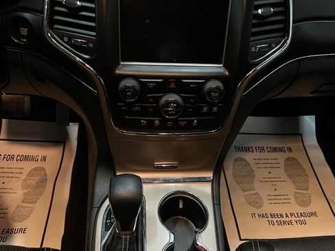 Used 2017 Jeep Grand Cherokee Limited w/ Luxury Group II image 27
