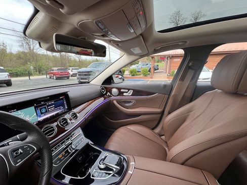 Used 2017 Mercedes-Benz E 300 4MATIC image 28