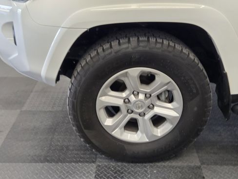 Used 2021 Toyota 4Runner SR5 Premium image 10