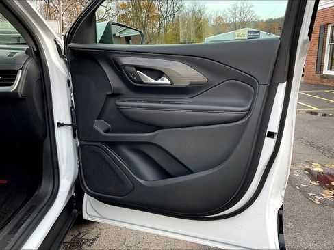 Used 2022 GMC Terrain SLT image 23