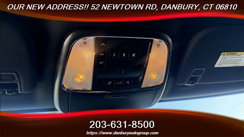 Used 2019 Jeep Grand Cherokee Laredo AWD/4WD image 23