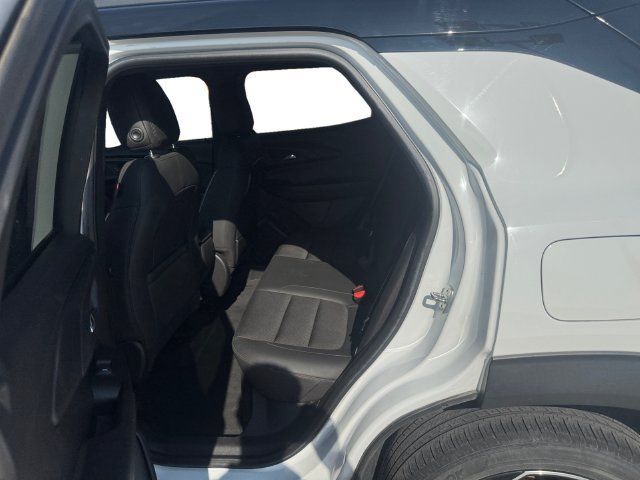 Used 2023 Chevrolet TrailBlazer RS w/ Sun and Liftgate Package FWD image 10