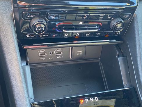 New 2025 Jeep Grand Cherokee Laredo X w/ Luxury Tech Group I image 7