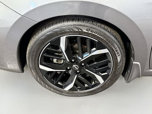 Used 2025 Nissan Versa SR w/ Trunk Package image 38