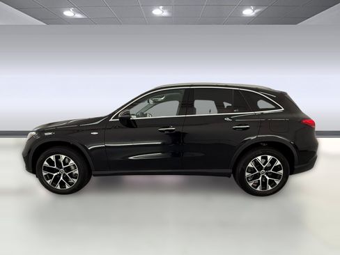 Used 2025 Mercedes-Benz GLC 350e 4MATIC image 2