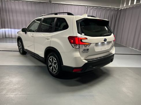 Used 2020 Subaru Forester Premium AWD/4WD image 5