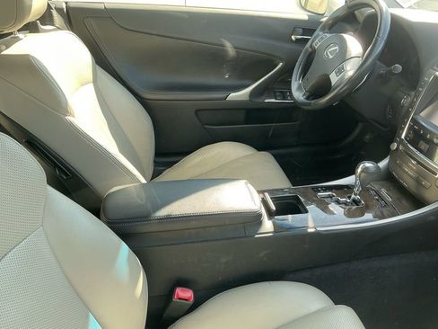 Used 2014 Lexus IS 250C image 11