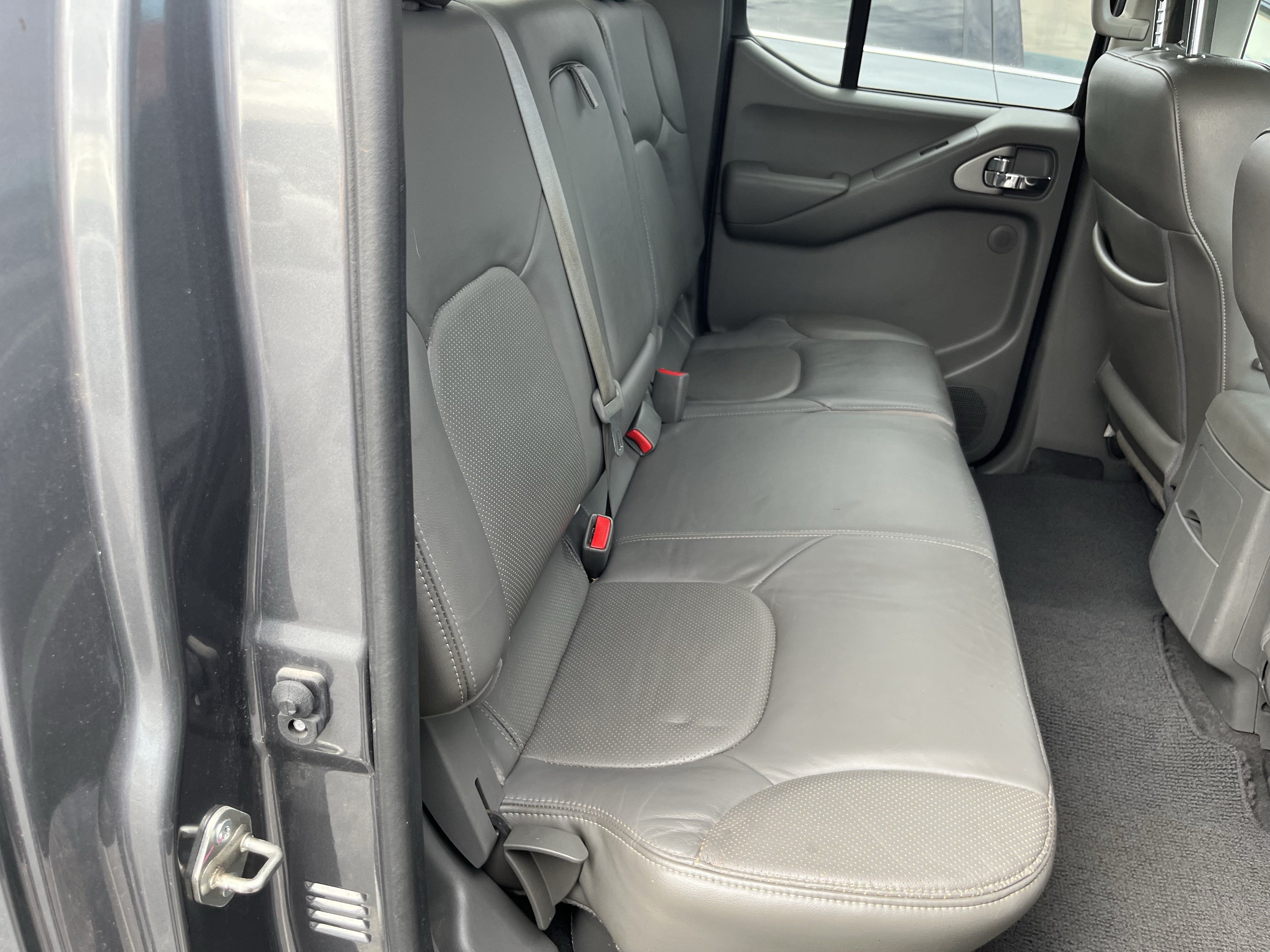 Used 2019 Nissan Frontier SL AWD/4WD image 4