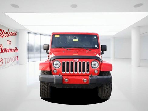 Used 2018 Jeep Wrangler Unlimited Sahara w/ Connectivity Group image 4