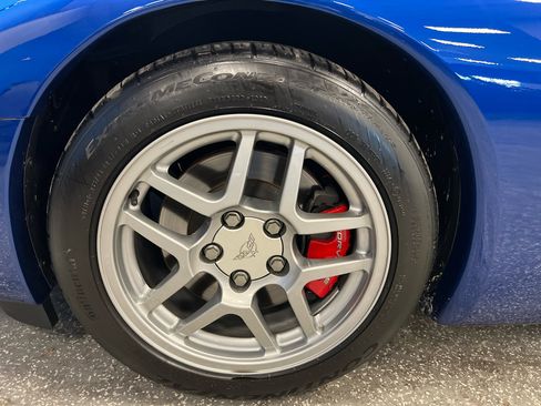 Used 2002 Chevrolet Corvette Z06 w/ Memory Pkg image 12