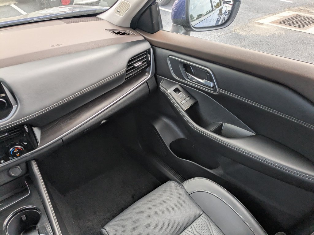Used 2023 Nissan Rogue Platinum w/ Platinum Premium Package AWD/4WD image 15