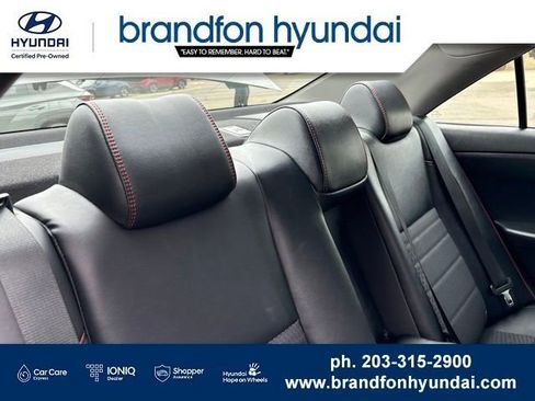 Used 2015 Toyota Camry SE w/ Moonroof Package FWD image 26