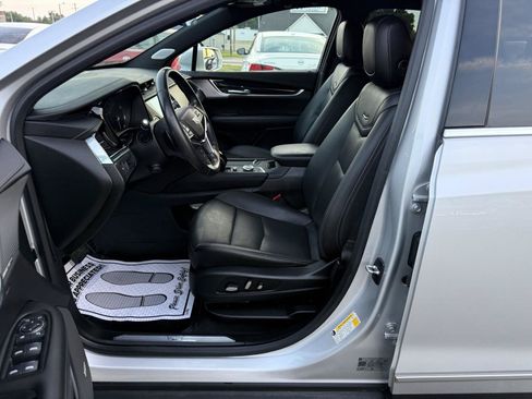 Used 2020 Cadillac XT5 Premium Luxury FWD image 9