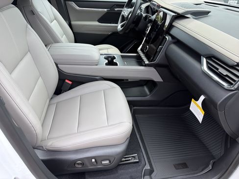 New 2026 GMC Acadia Elevation w/ Elevation Premium Package FWD image 14