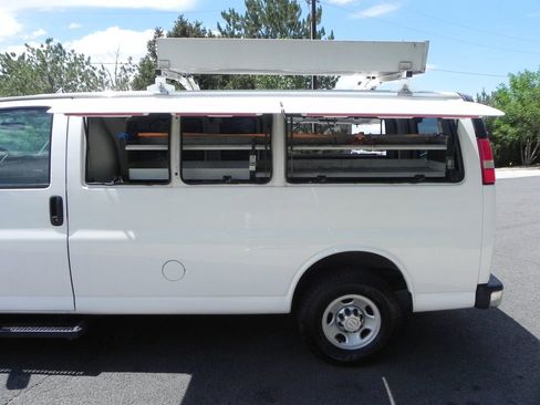 Used 2016 Chevrolet Express 3500 image 12