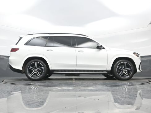 Used 2025 Mercedes-Benz GLS 450 4MATIC image 33
