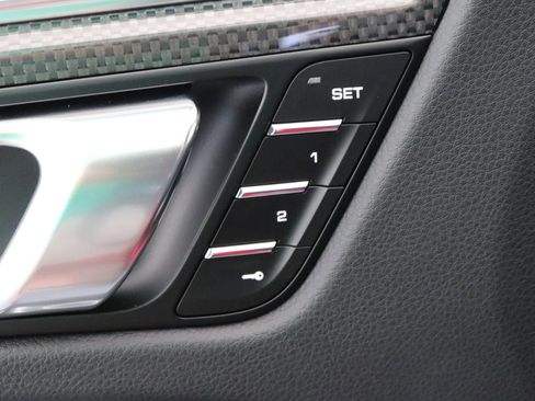 Used 2025 Porsche Macan image 27