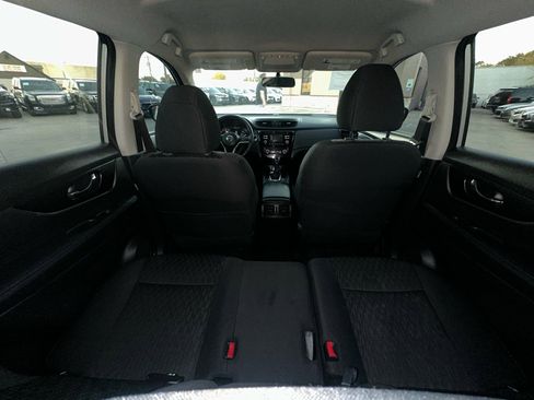 Used 2017 Nissan Rogue SV image 26