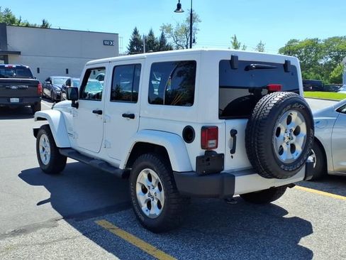 Used 2015 Jeep Wrangler Unlimited Sahara w/ Dual Top Group AWD/4WD image 7