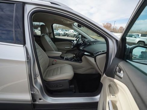 Used 2017 Ford Escape Titanium image 19
