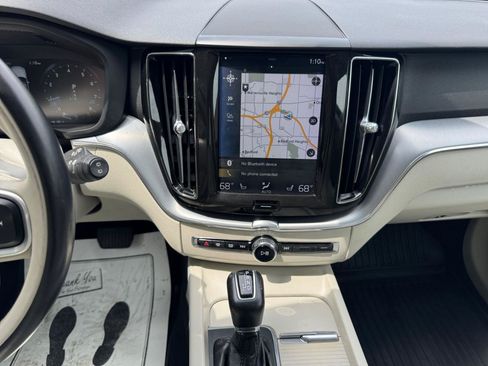 Used 2018 Volvo XC60 T6 Momentum w/ Protection Package Premier AWD/4WD image 8
