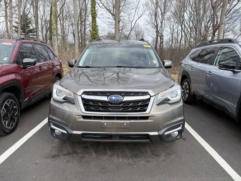 Used 2017 Subaru Forester 2.5i Touring image 2