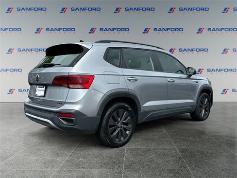 Used 2022 Volkswagen Taos S image 5