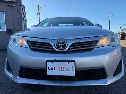 Used 2012 Toyota Camry LE image 2