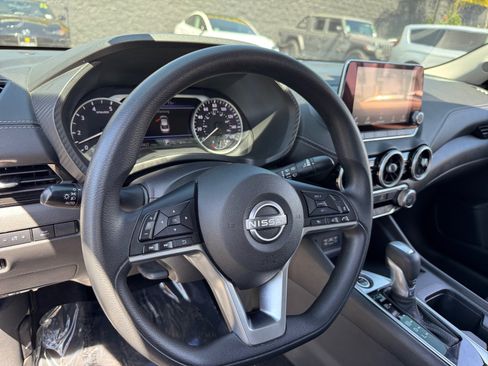 Used 2025 Nissan Sentra SV FWD image 20