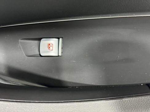 Certified 2025 BMW X4 xDrive30i w/ M Sport Package image 23