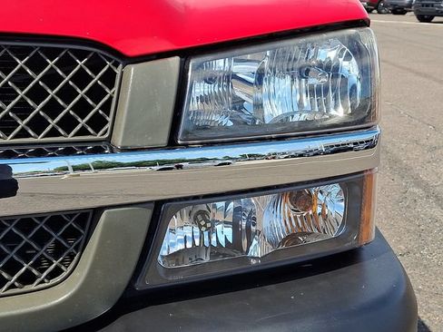 Used 2004 Chevrolet Silverado 1500 W/T RWD image 10