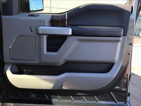 Used 2017 Ford F150 Lariat RWD image 27