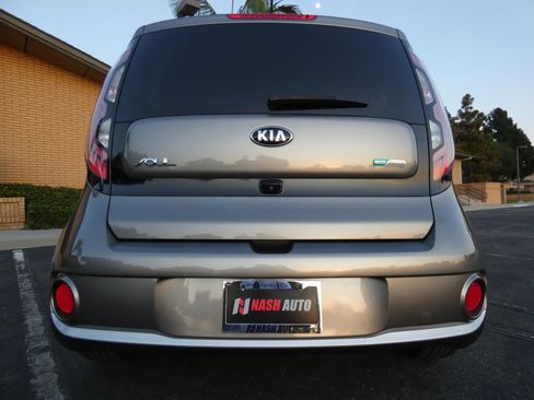 Used 2018 Kia Soul EV image 9